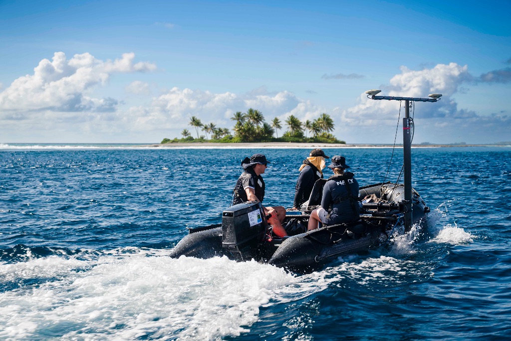 HMNZS Matataua hydrographic team surveying the Penrhyn atoll.